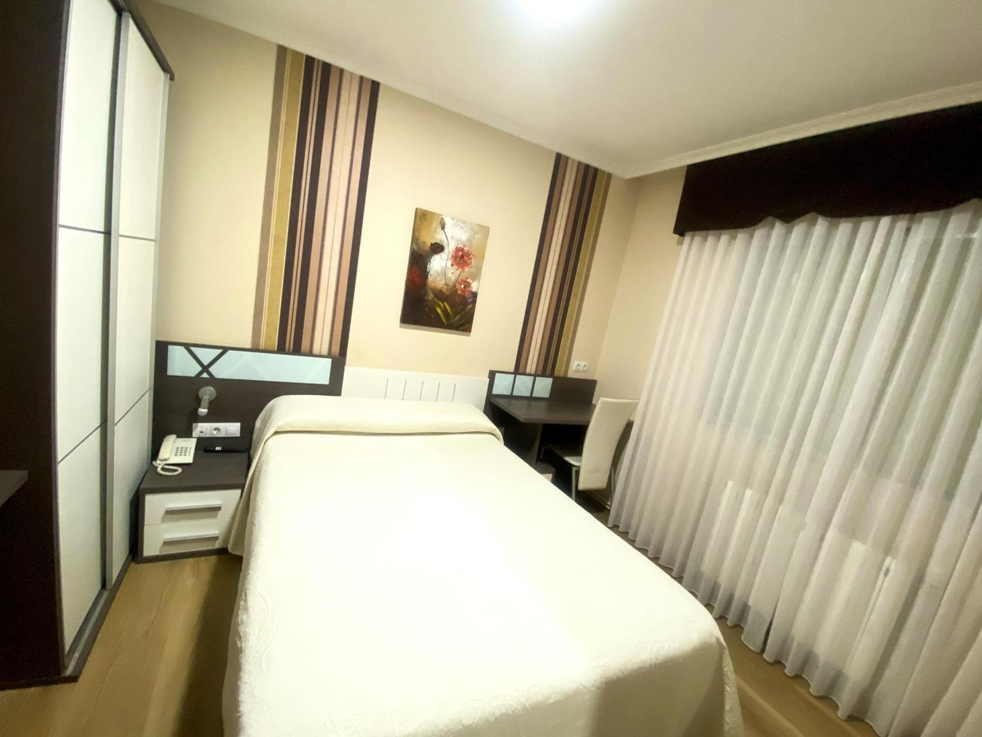 Hotel Spa Galatea Burela Esterno foto